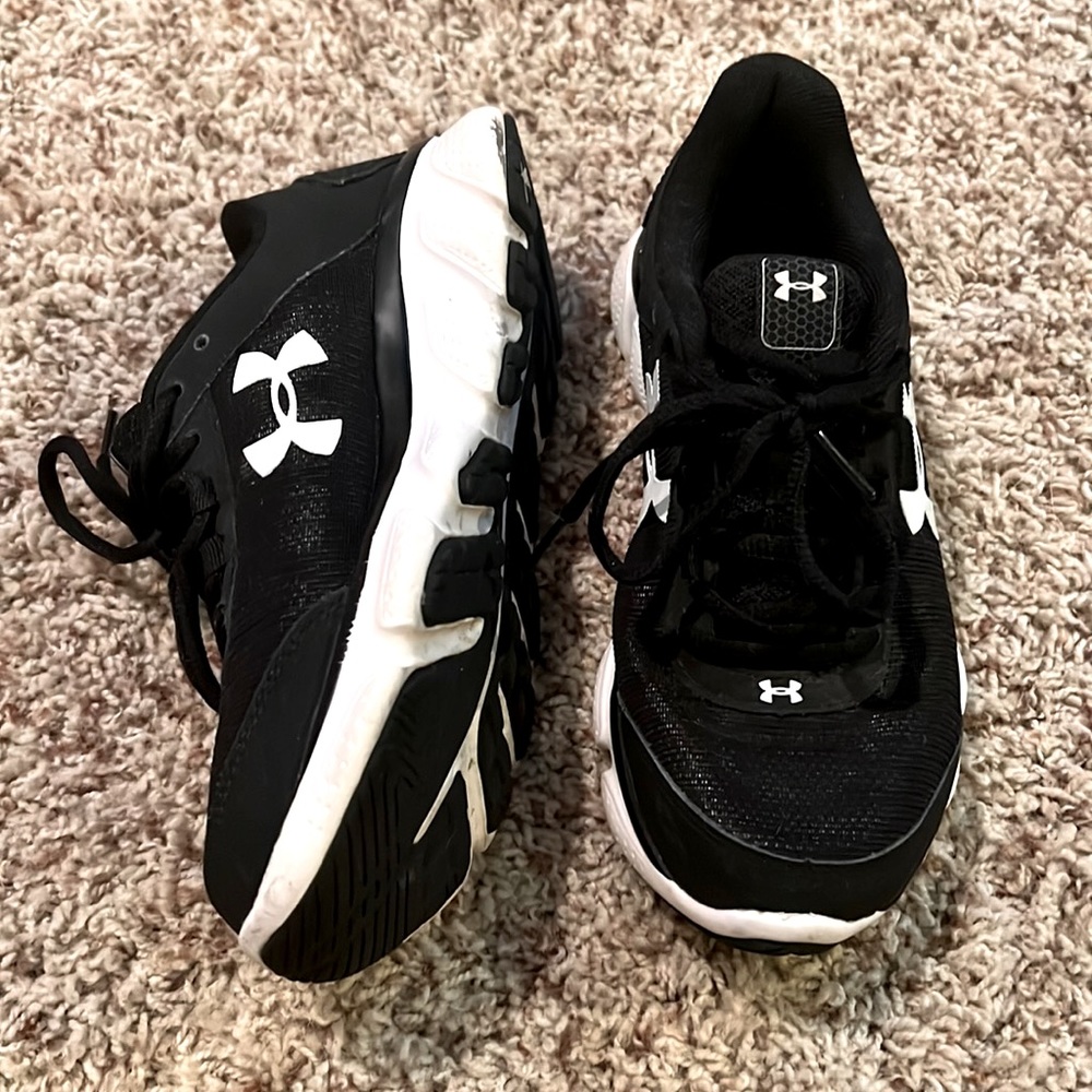 Womens tennis shoes